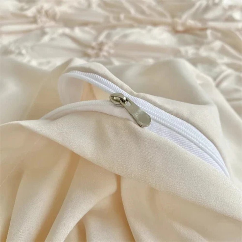 BowLift | RuffledWeave Duvet Set – Elegant ruffled flower duvet cover set made of microfiber