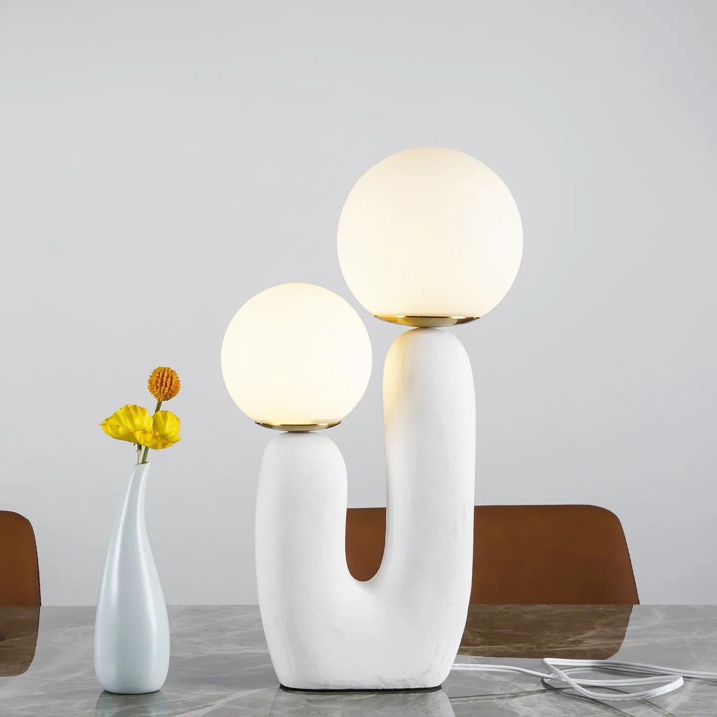 BowLift | Contemporary Style Table Lamp with Natural Accent