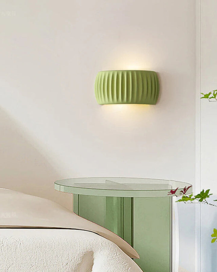 BowLift | Designer Wall Lamp with Wavy Accent