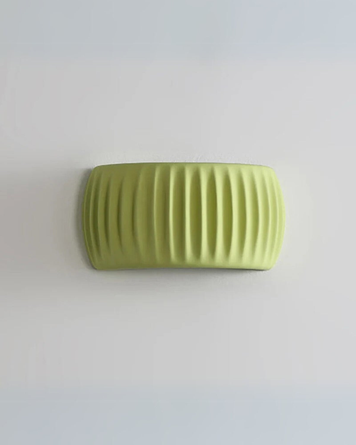 BowLift | Designer Wall Lamp with Wavy Accent