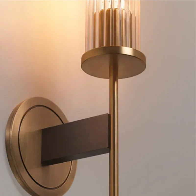 BowLift | Möni | Modern Wall Lamp with Ribbed Glass and Brass Finish