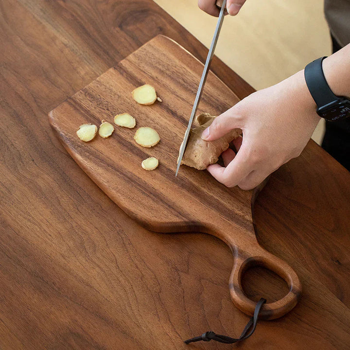 BowLift | NutriCraft – Luxurious walnut cutting board with double-sided functionality for kitchen and presentation