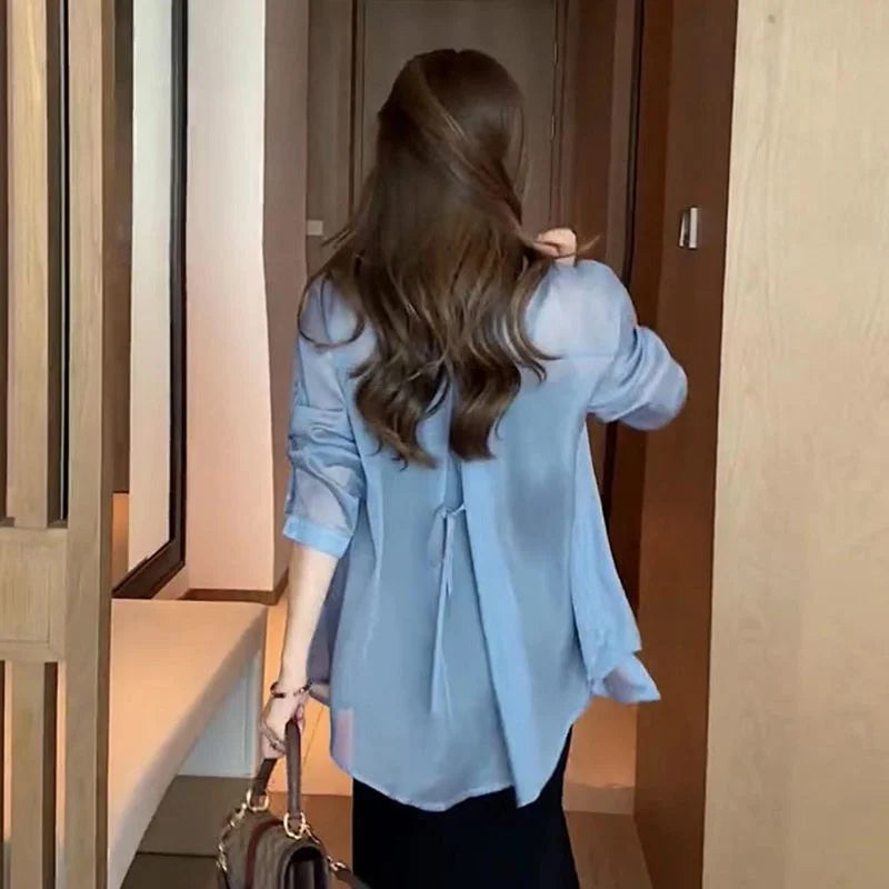 Summer blouse made of silk chiffon | Bowlift