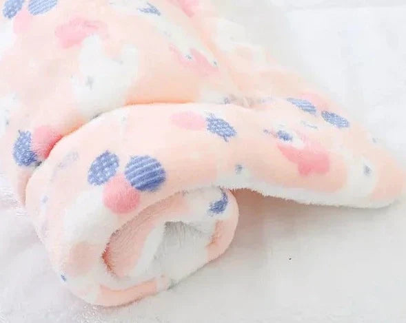 SnuggleSoft Warm Cat Blanket Bowlift