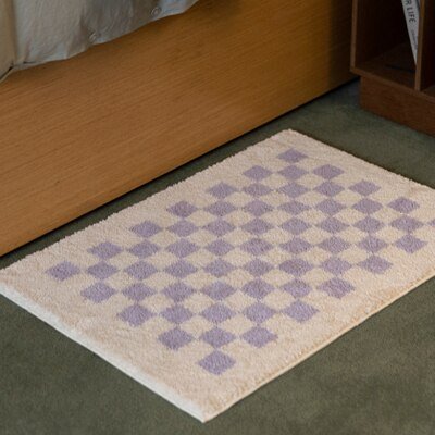BowLift | Soft, fluffy bathroom rug with check pattern