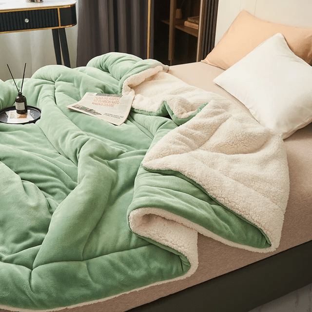 BowLift | SOFTHUG LUXE – Plush Flannel Fleece Blanket for Comfort & Style
