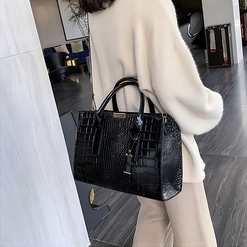 BowLift | Bag with crocodile embossing.