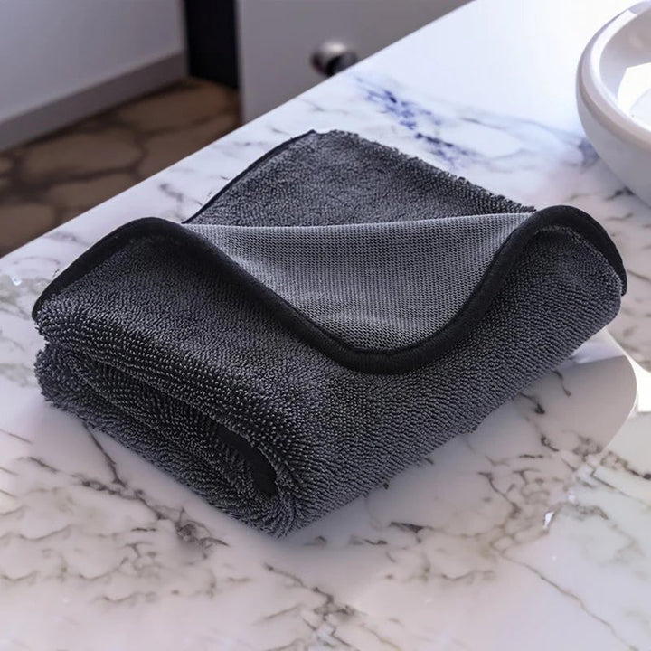 BowLift | Twisted microfiber towel for car washing and glass cleaning