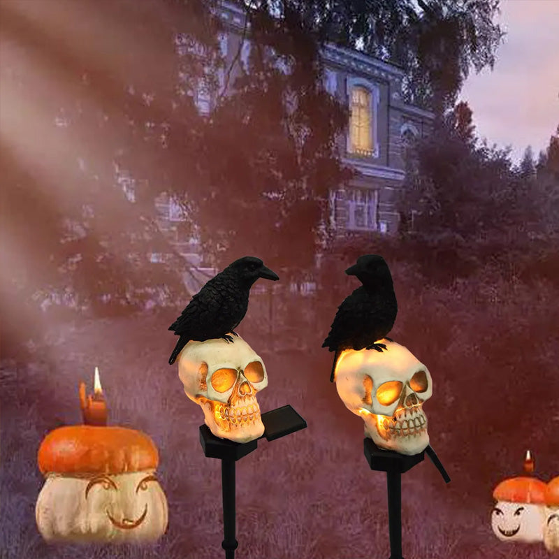 BowLift | Crow skull solar lamp for the garden