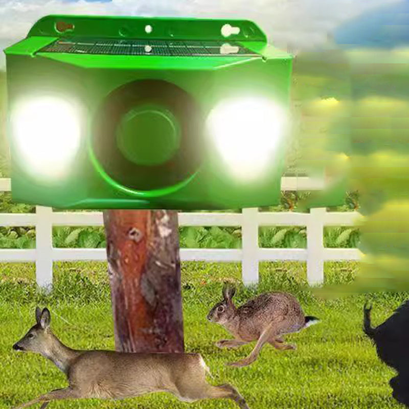 BowLift | Solar-powered animal repellent warning light with high alarm