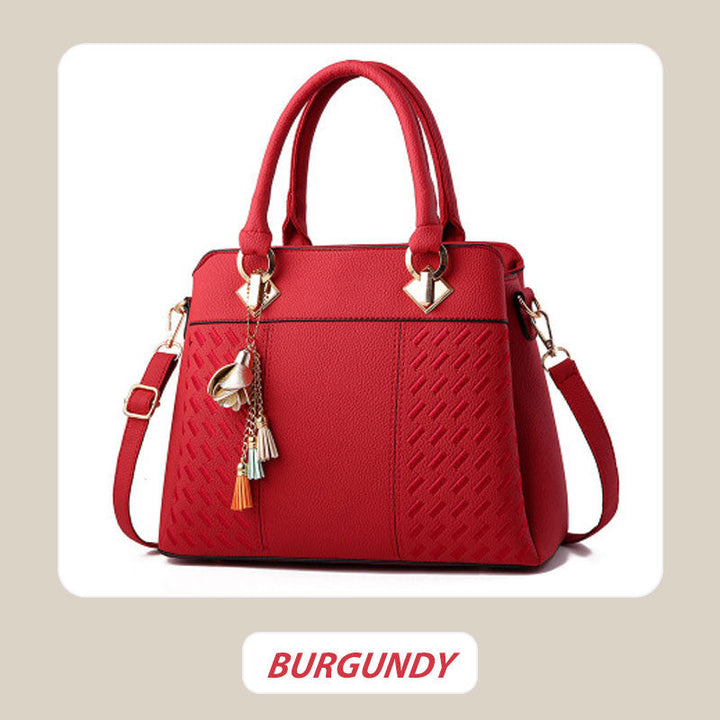 BowLift | Elegant women's bag with tassel pendant
