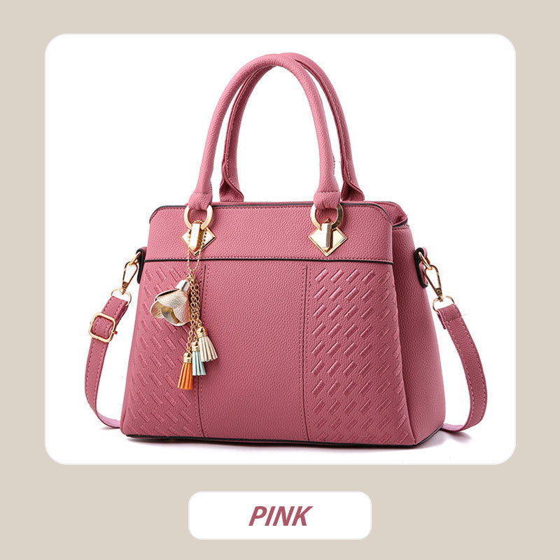 BowLift | Elegant women's bag with tassel pendant