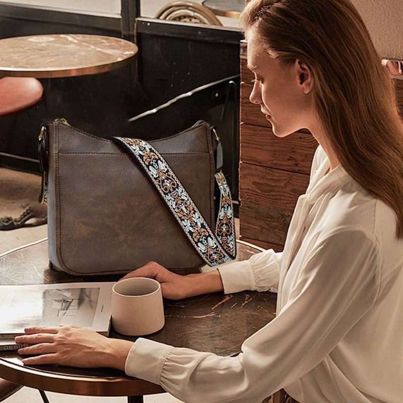 BowLift | Versatile leather crossbody bag for women