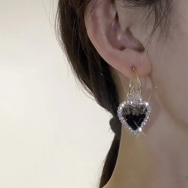 BowLift | Earrings with heart in green crystals