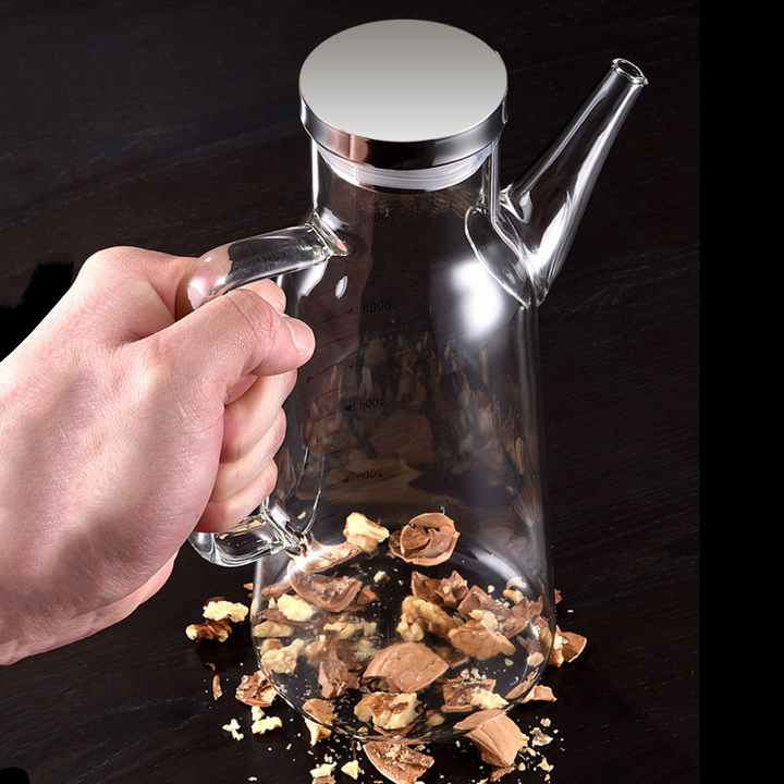 BowLift | Oil dispensing bottle with drip-free spout