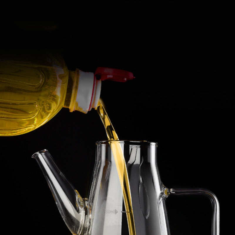 BowLift | Oil dispensing bottle with drip-free spout