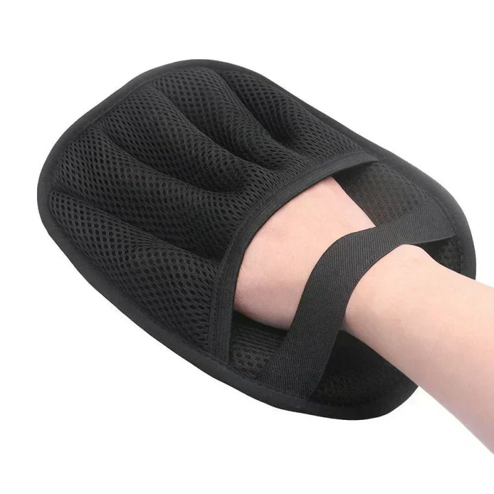 BowLift |  Reusable gloves for removing pet hair
