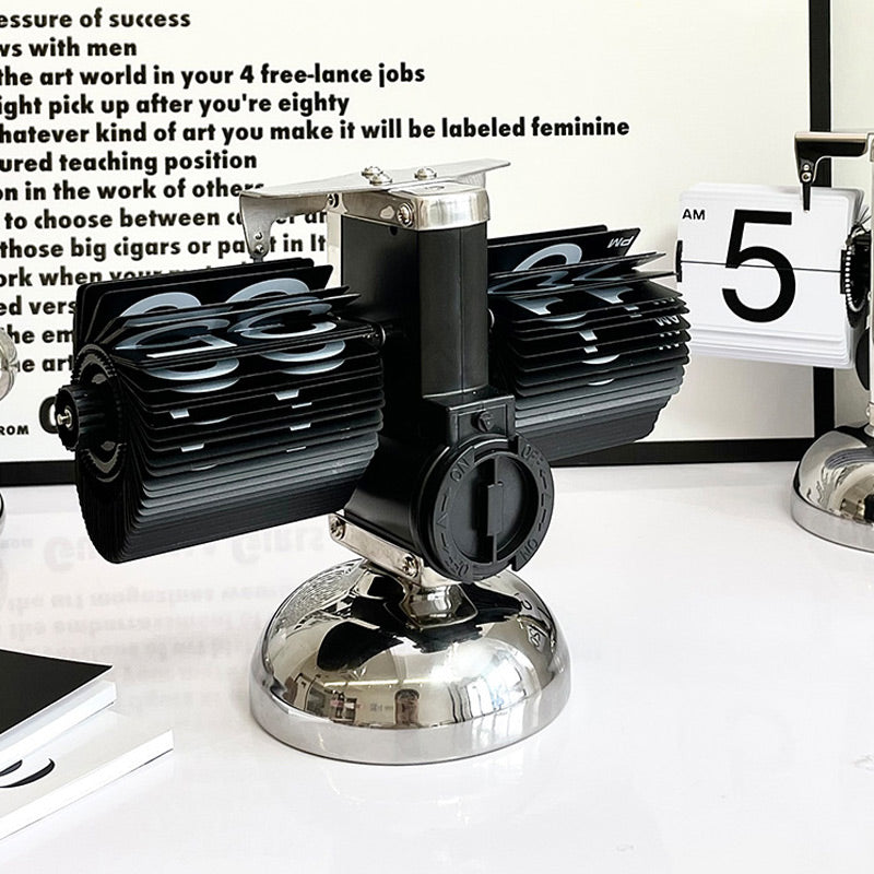 BowLift | Modern, digital, mechanical vintage watch with internal gear drive