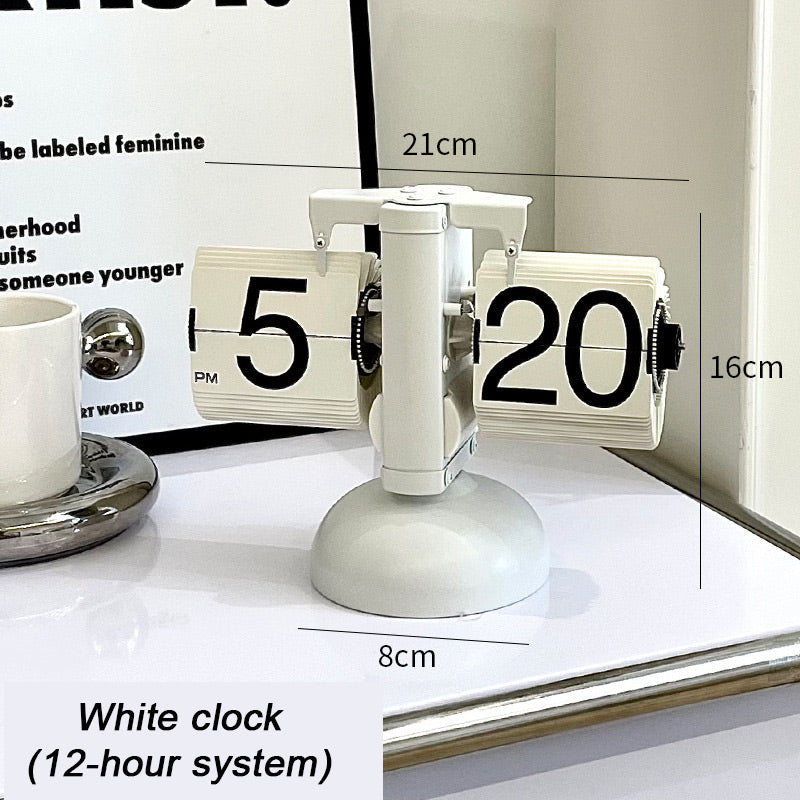 BowLift | Modern, digital, mechanical vintage watch with internal gear drive