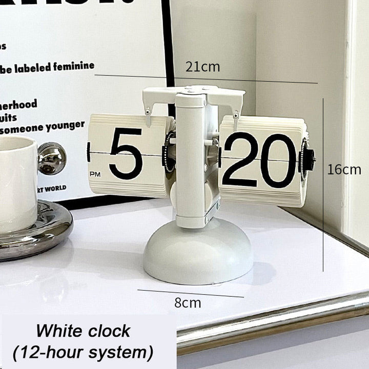 BowLift | Modern, digital, mechanical vintage watch with internal gear drive