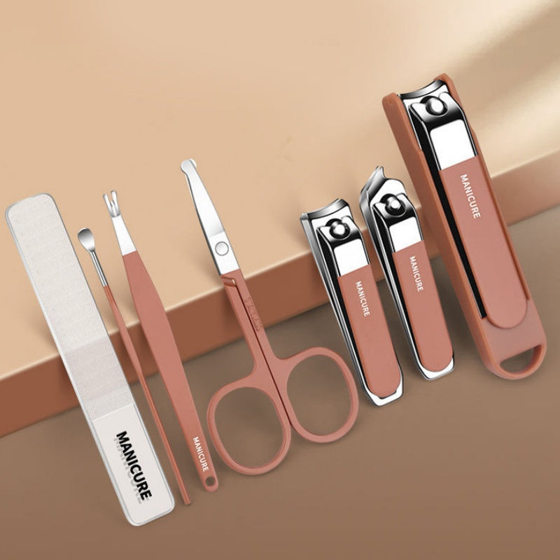 BowLift | Portable 7-piece manicure set with nail clippers