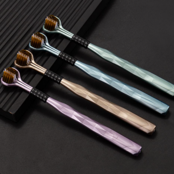 BowLift | Toothbrush with three heads and multiple angles - Ensures your oral safety