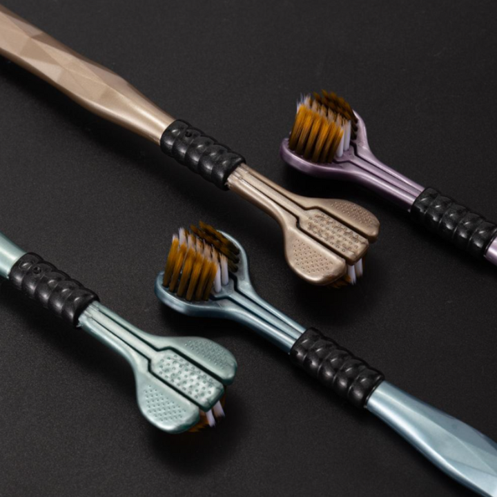 BowLift | Toothbrush with three heads and multiple angles - Ensures your oral safety