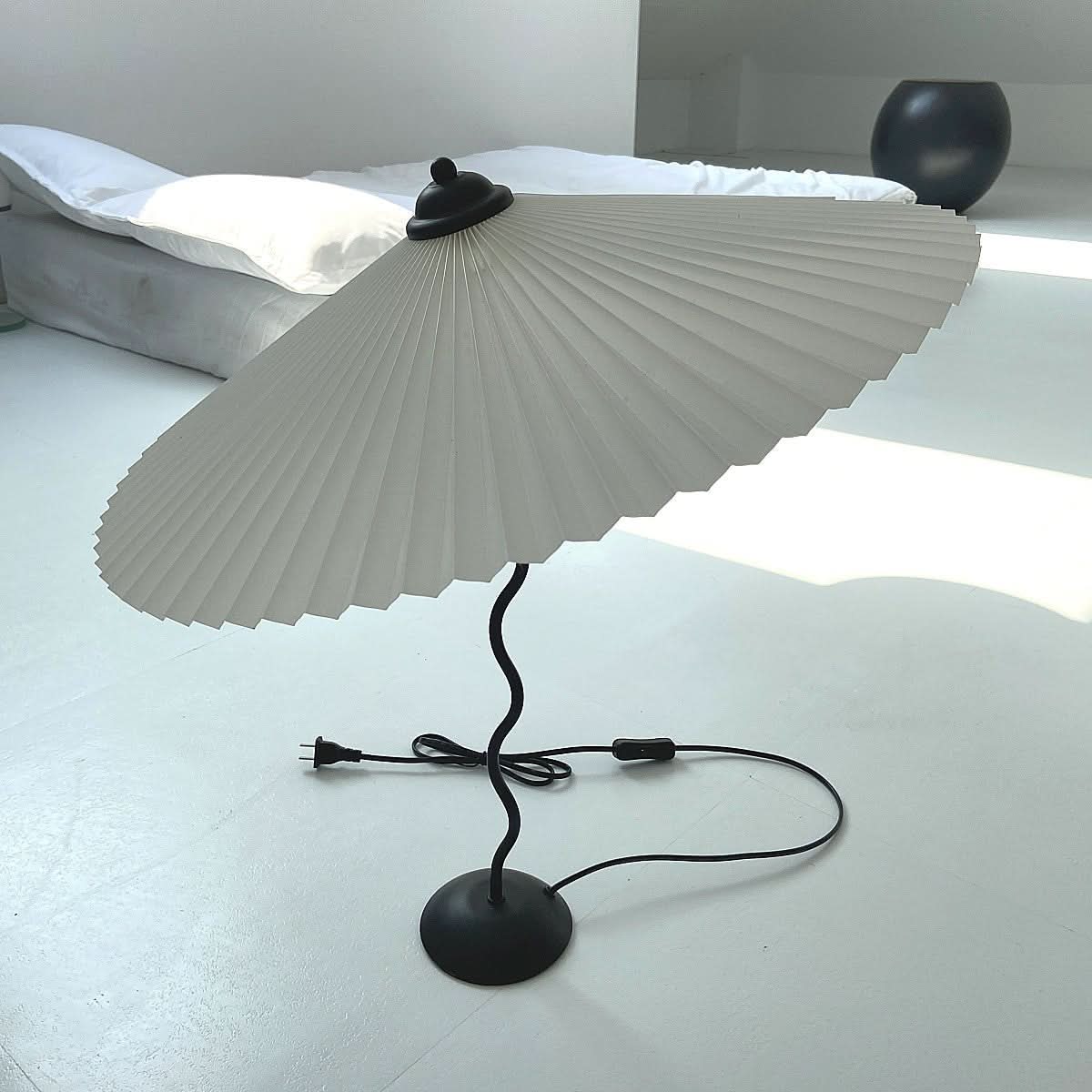 BowLift | Squiggle Umbrella Table Lamp – Modern Twirl Design with Chrome Finish