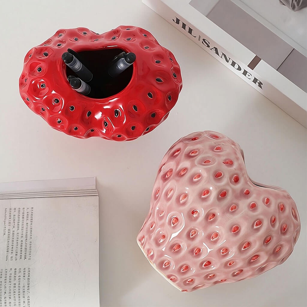 BowLift | Strawberry-structured ceramic vase