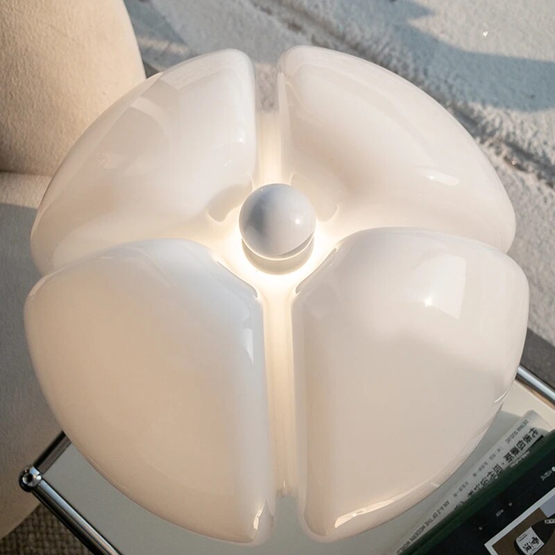 BowLift | Stylish Flower Table Lamp – Fleur