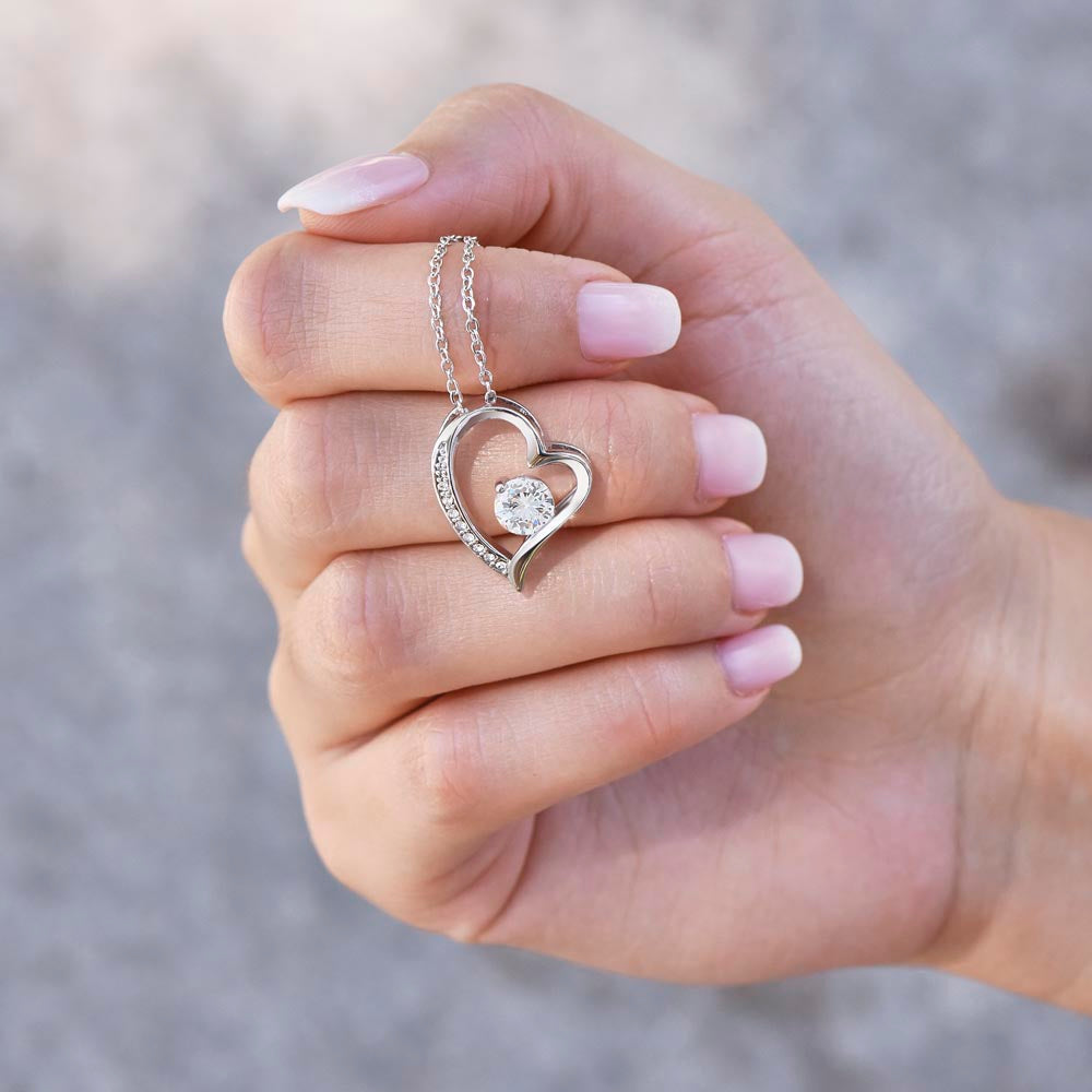 BowLift | Stylish Heart Necklace - Amara