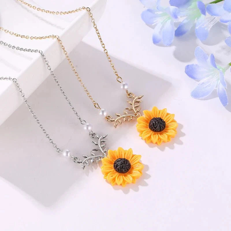 BowLift | Summer Sunflower Dainty Necklace