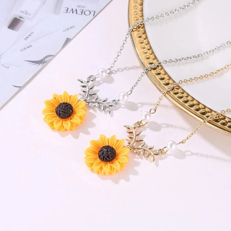 BowLift | Summer Sunflower Dainty Necklace