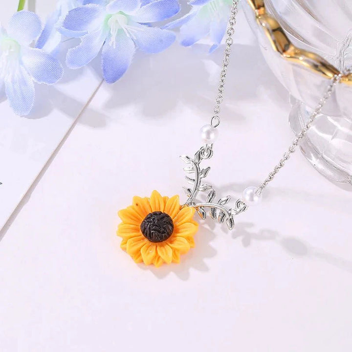 BowLift | Summer Sunflower Dainty Necklace