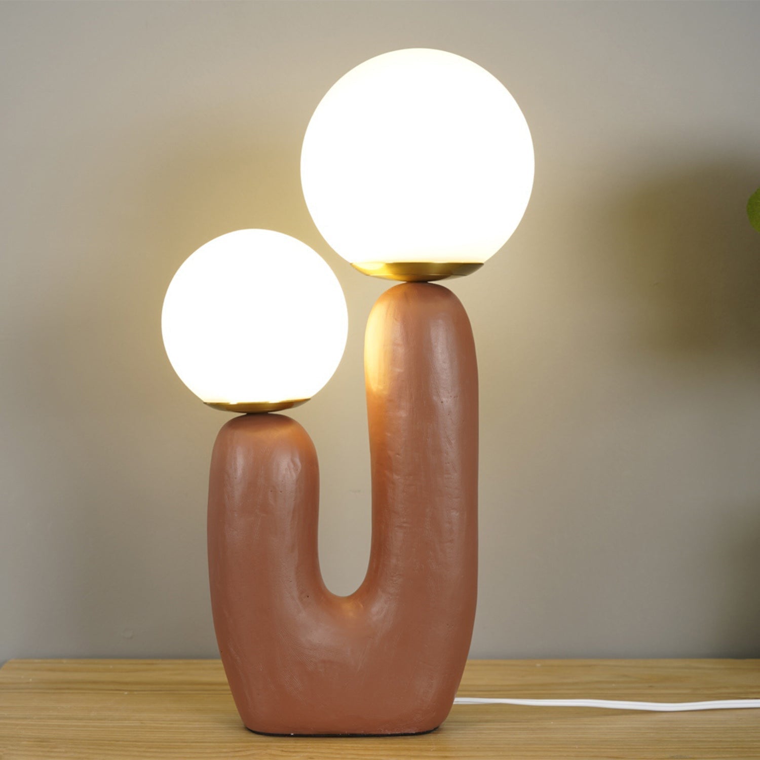 BowLift | Contemporary Style Table Lamp with Natural Accent