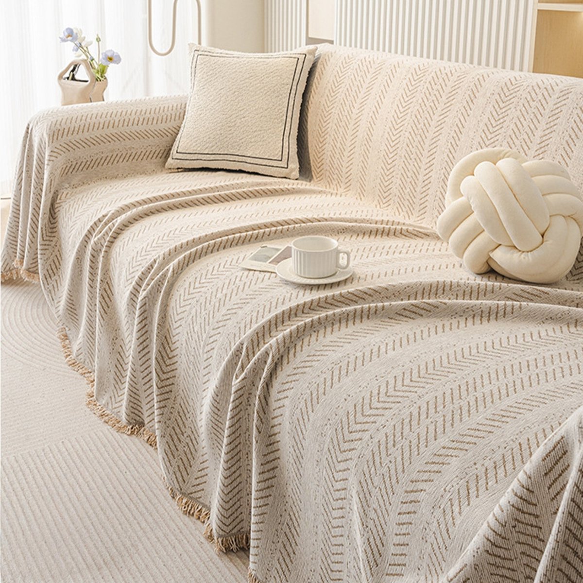 BowLift | TexturaHome – Scratch-resistant chenille sofa cover