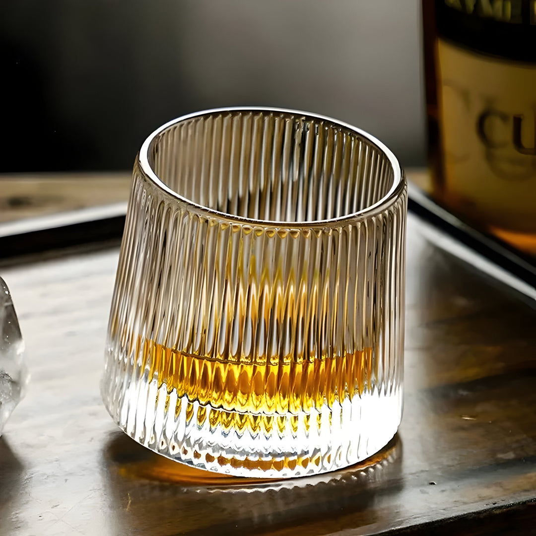 Whiskey glass with 360° rotation function – Structured design for stylish drinking pleasure | Bowlift