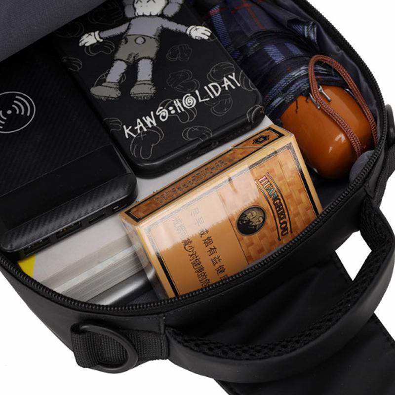 Shoulder bag with USB charger | Bowlift