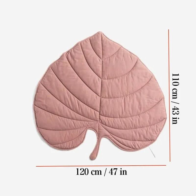 BowLift | Stylish dog blanket in leaf shape with soft padding & versatile use