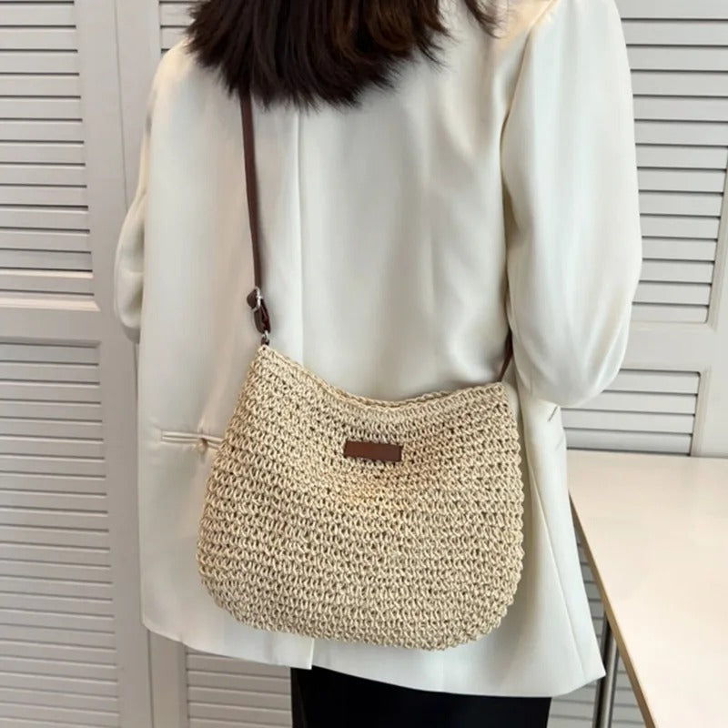 Isabelle Ladies Handbag – Minimalistic Design and Practical Size | Bowlift