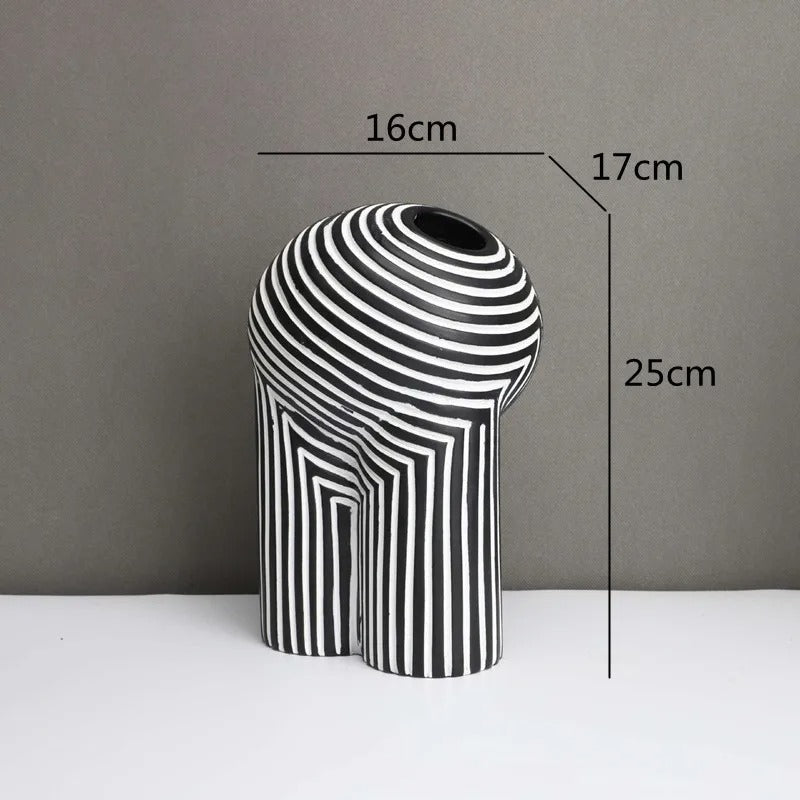 BowLift | Vase with abstract geometry
