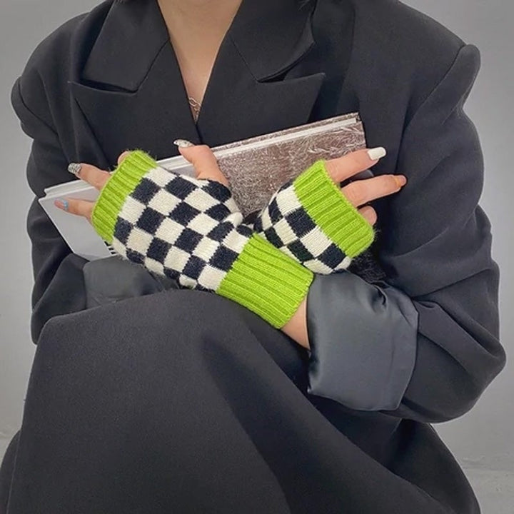 BowLift | Women’s Checkered Winter Gloves – Warm Fingerless Knit Plaid Design
