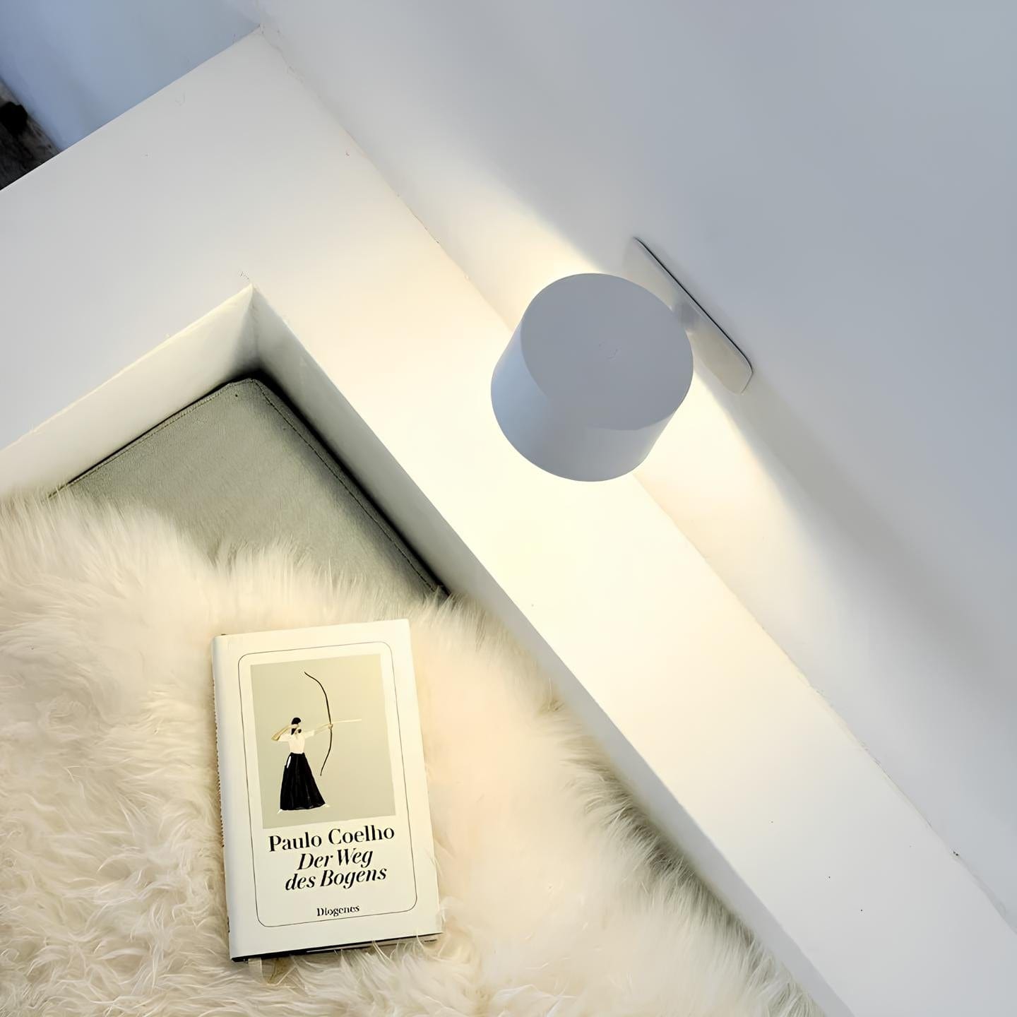 BowLift | Battery Operated Wall Light | Rechargeable, 360° Adjustable & Wireless for Bedrooms, Hallways & Reading Corners
