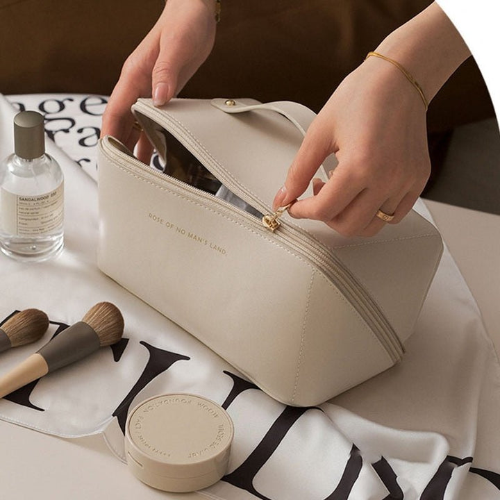 BowLift | Cosmetic bag | Elegant and spacious | Practical storage