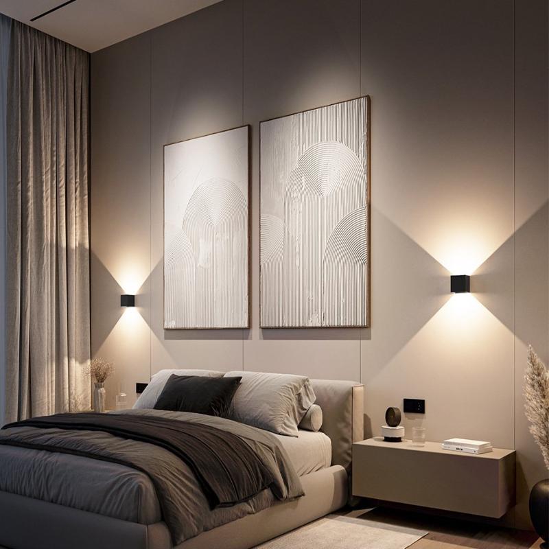 BowLift | Elegant LED wall lamp with atmospheric, warm light