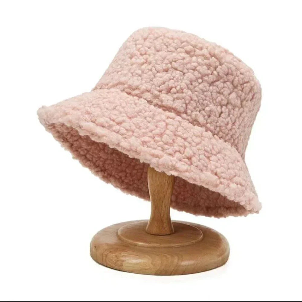 BowLift | Livia Women’s Teddy Bucket Hat Warm Lambswool