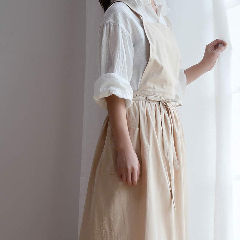 BowLift | Waterproof Cotton Apron with Convenient Pockets - ChefMate