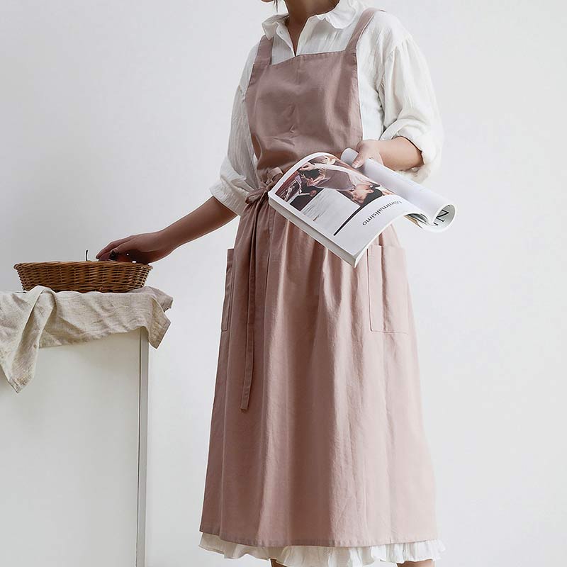 BowLift | Waterproof Cotton Apron with Convenient Pockets - ChefMate