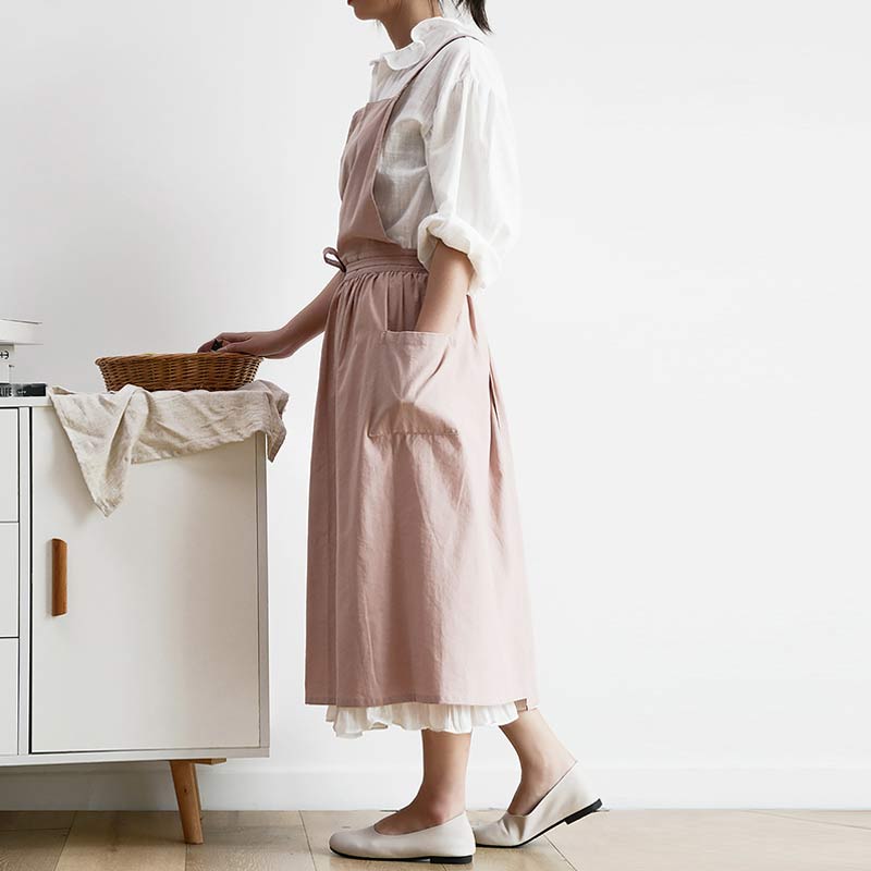 BowLift | Waterproof Cotton Apron with Convenient Pockets - ChefMate