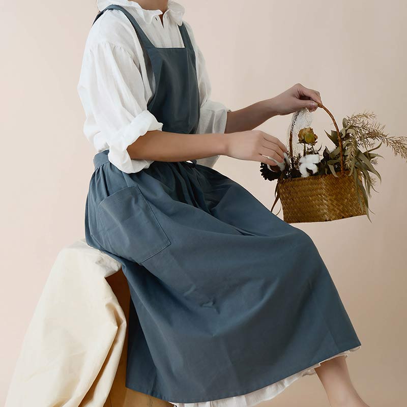 BowLift | Waterproof Cotton Apron with Handy Pockets - ChefMate